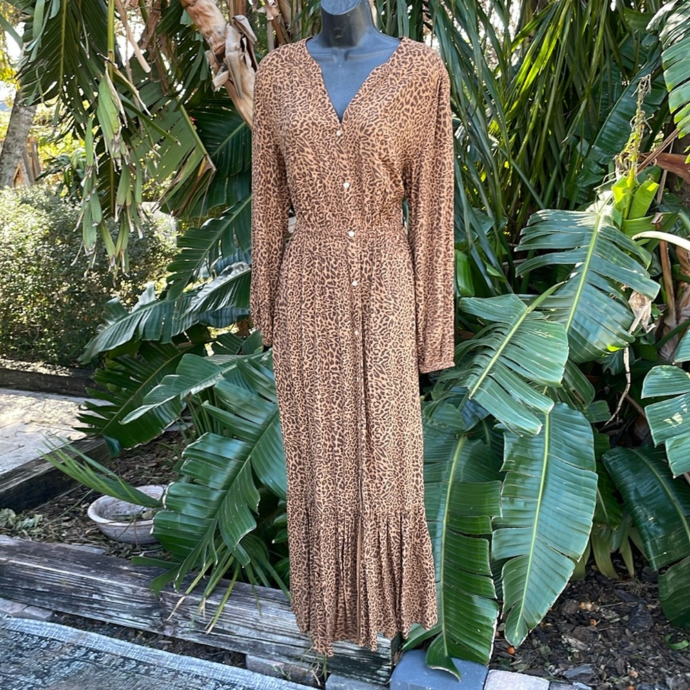 Styling code, leopard print tiered button front d… - image 1